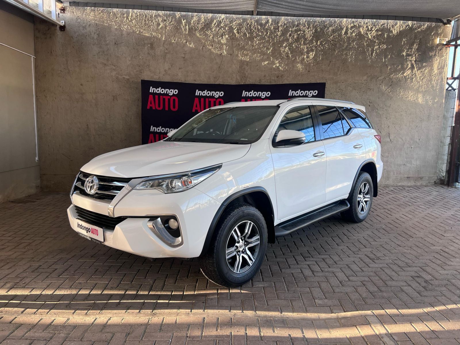 2019 Toyota Fortuner photo 2
