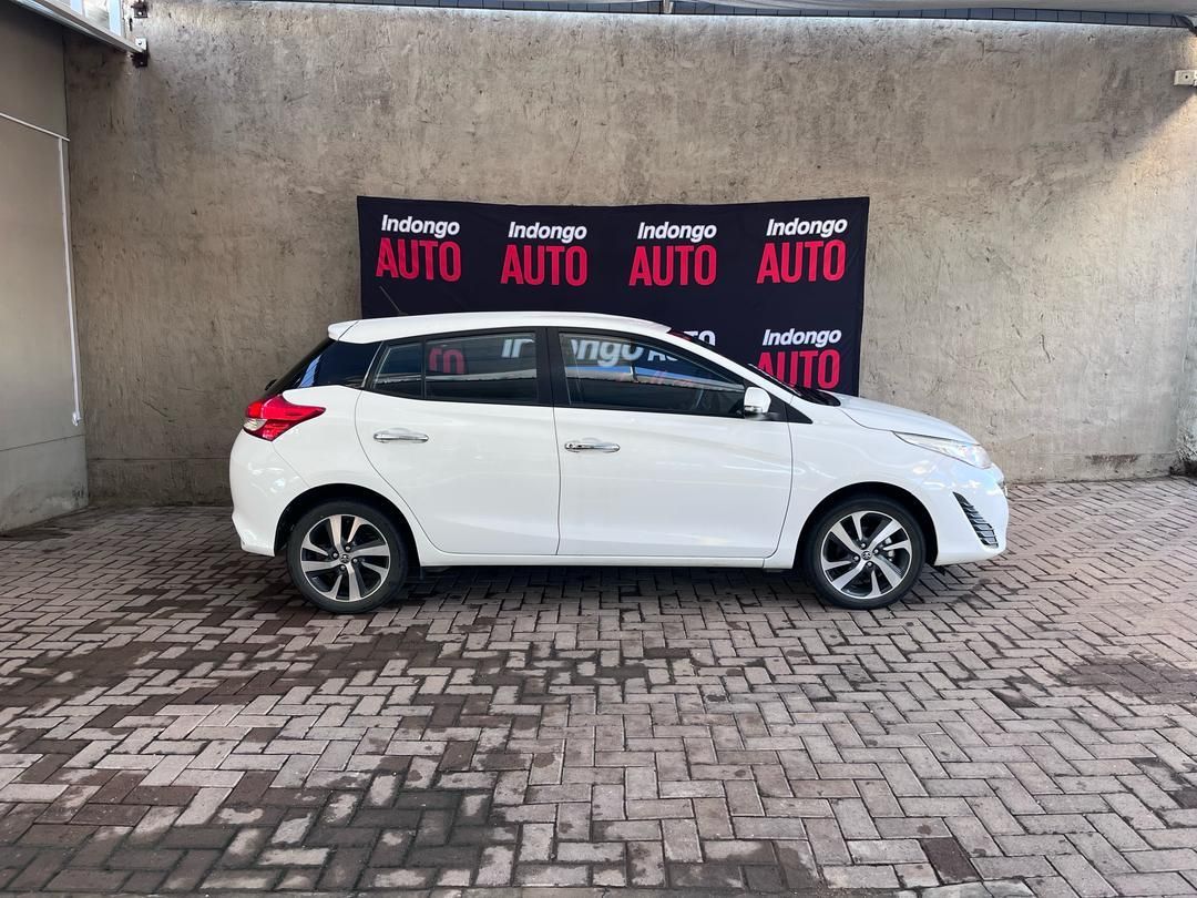 2018 Toyota Yaris photo 3