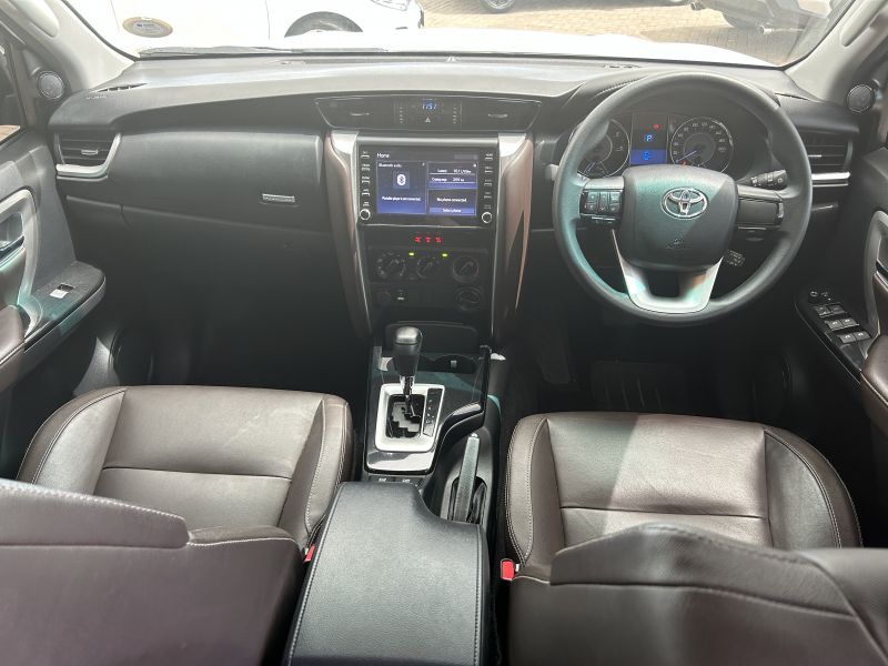 2020 Toyota Fortuner photo 3