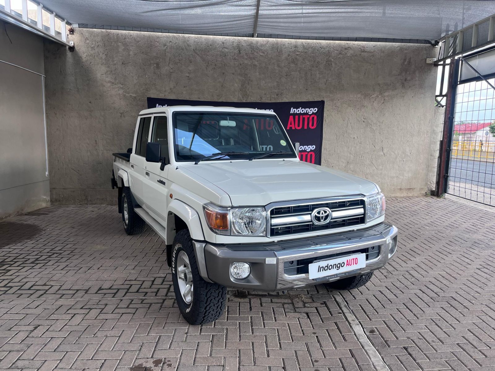2021 Toyota Land Cruiser photo 1