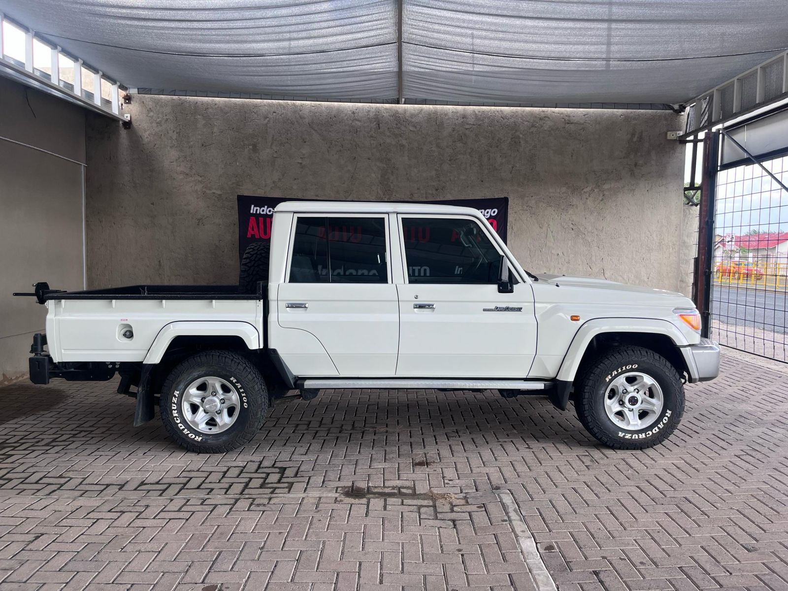 2021 Toyota Land Cruiser photo 4