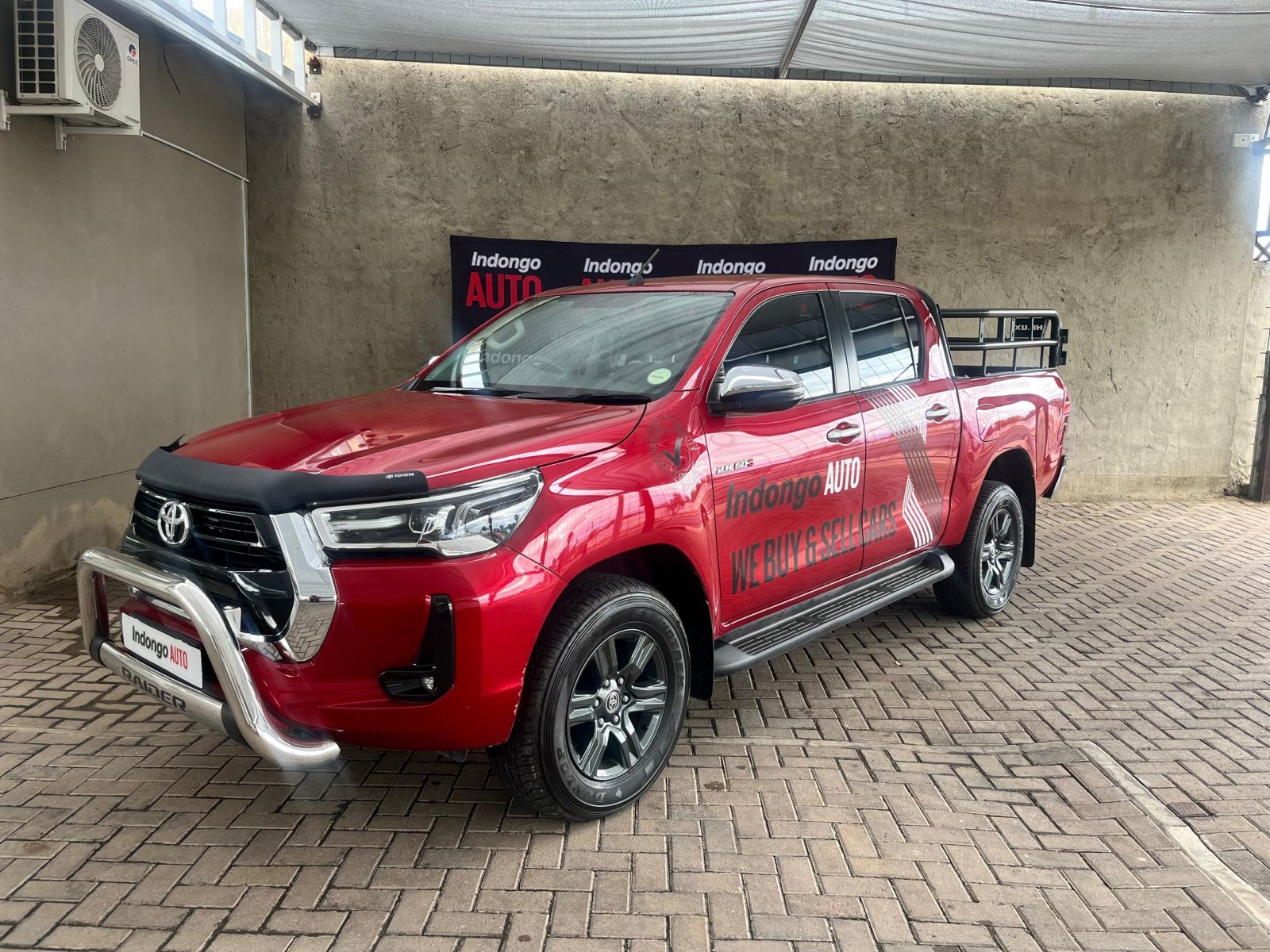 2024 Toyota Hilux photo 2