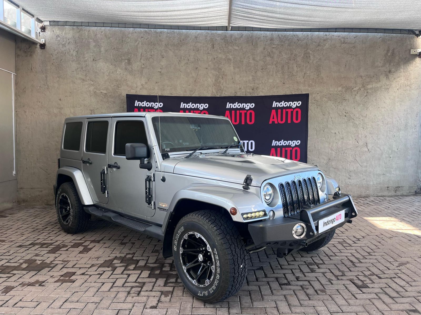 2014 Jeep Wrangler Sahara photo 1