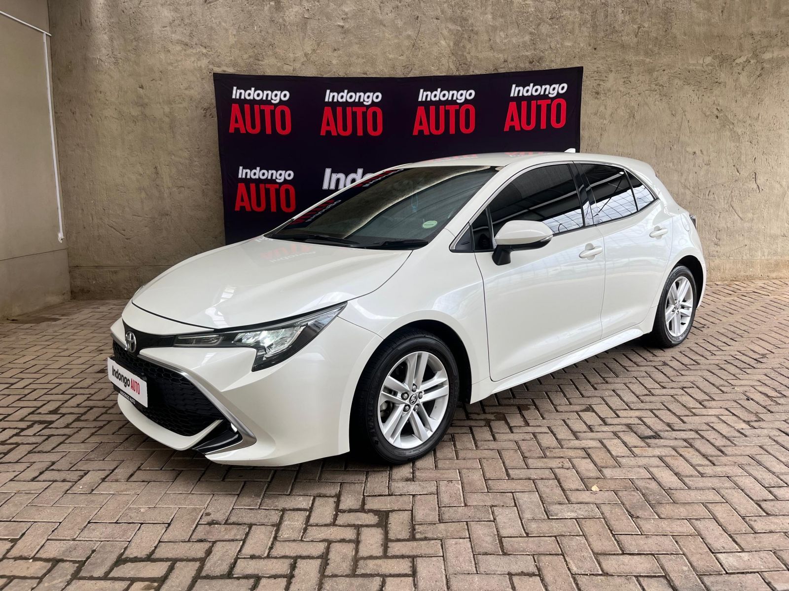2019 Toyota Corolla photo 2