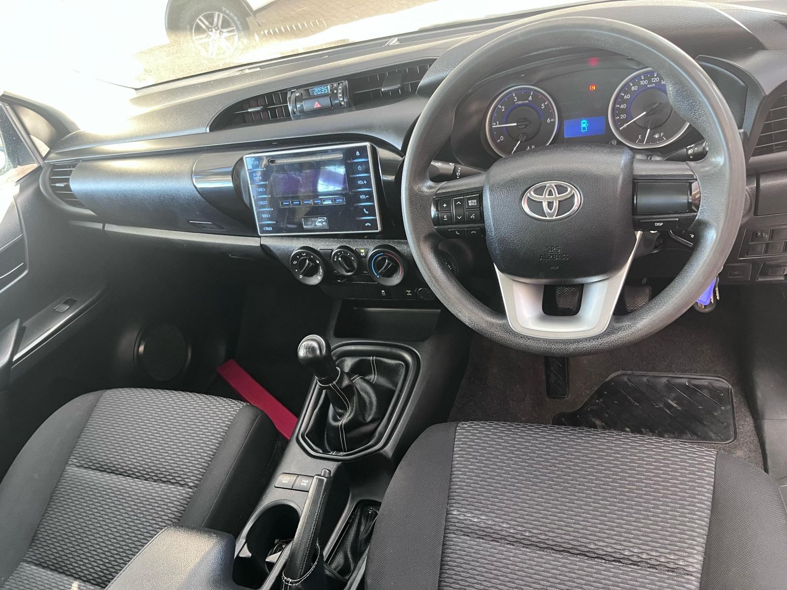 2019 Toyota Hilux photo 5