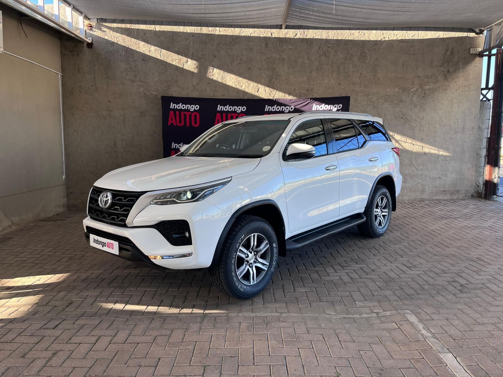 2021 Toyota Fortuner photo 2