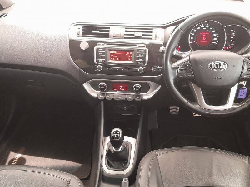2015 Kia Rio photo 3