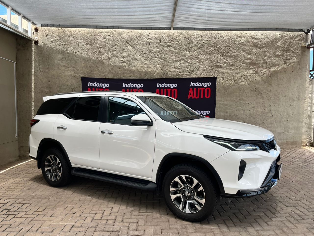 2023 Toyota Fortuner photo 1