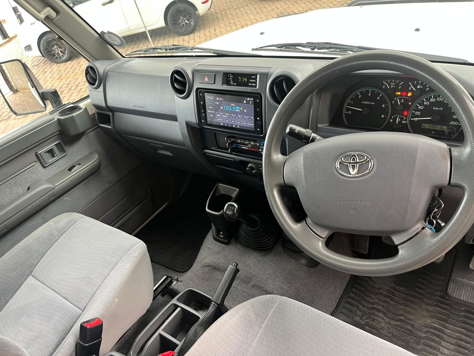 2021 Toyota Land Cruiser photo 5