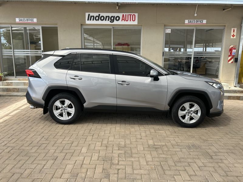 2019 Toyota Rav4 photo 2