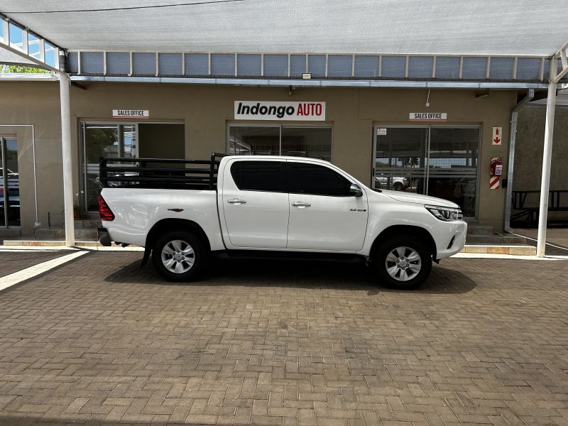 2018 Toyota Hilux photo 2
