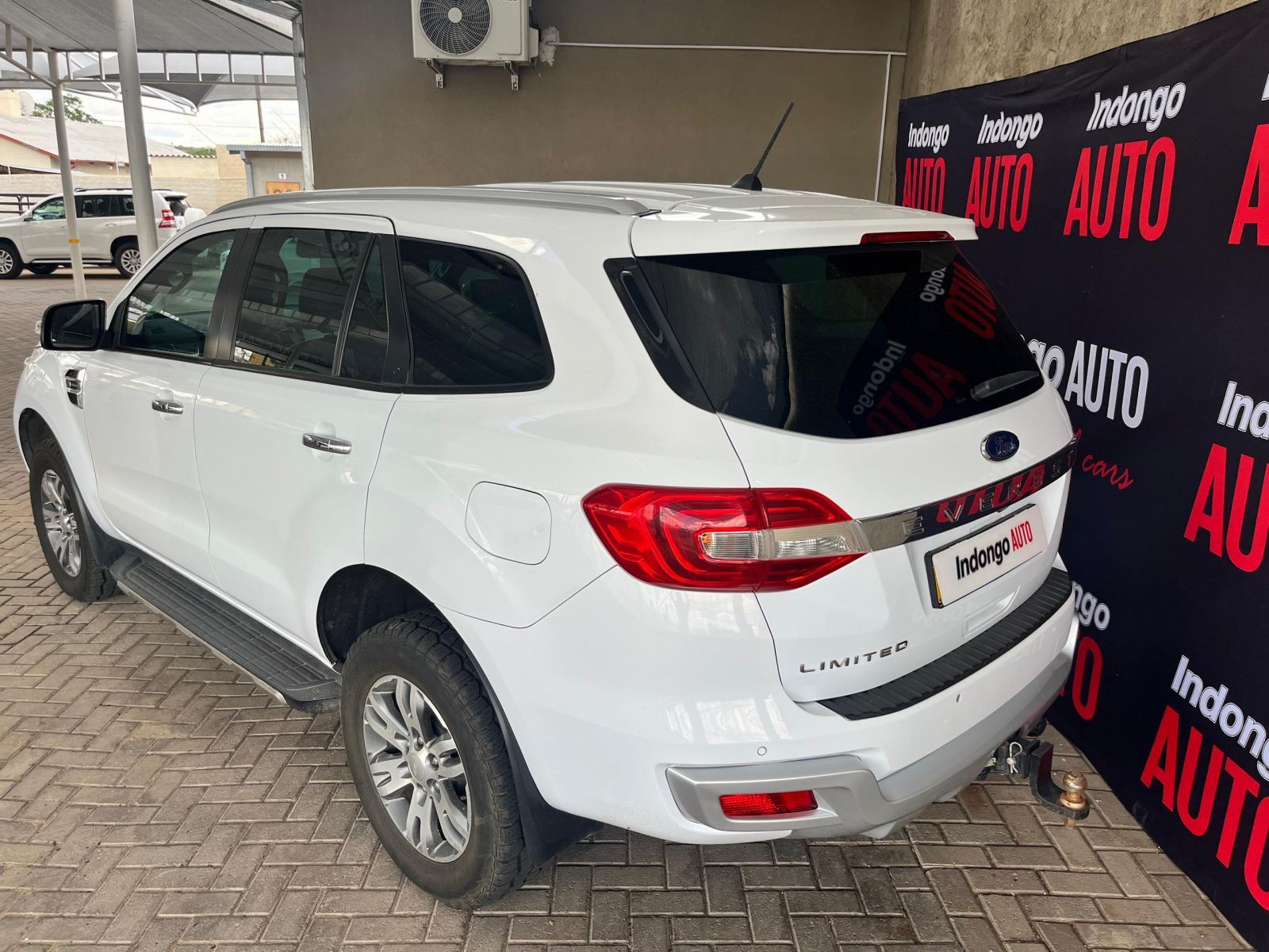2019 Ford Everest photo 4