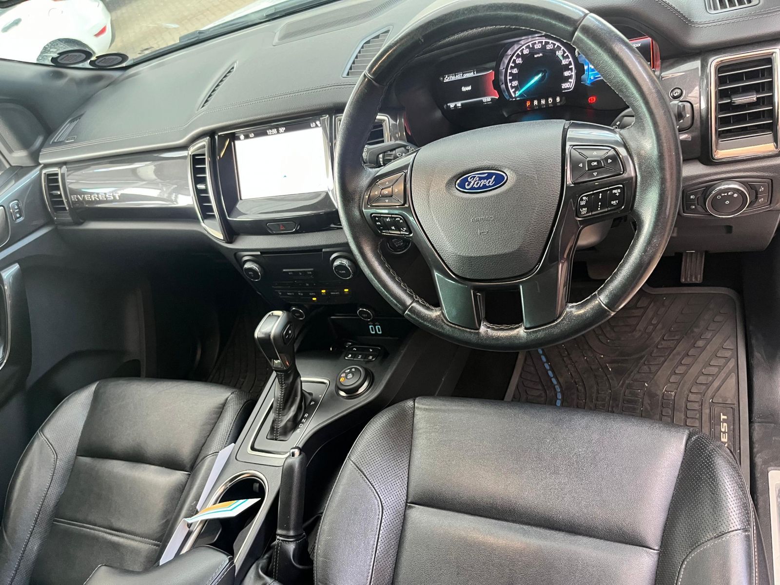 2019 Ford Everest photo 5