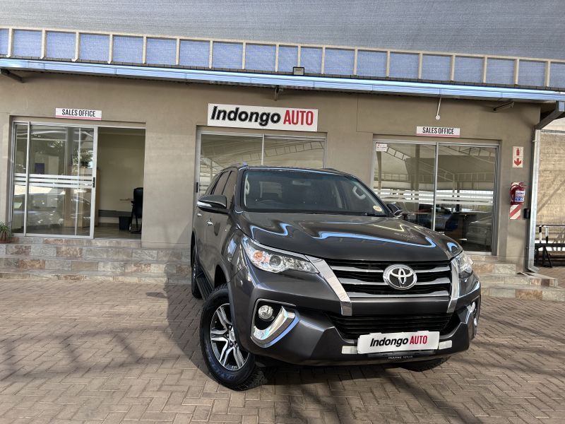 2018 Toyota Fortuner photo 1