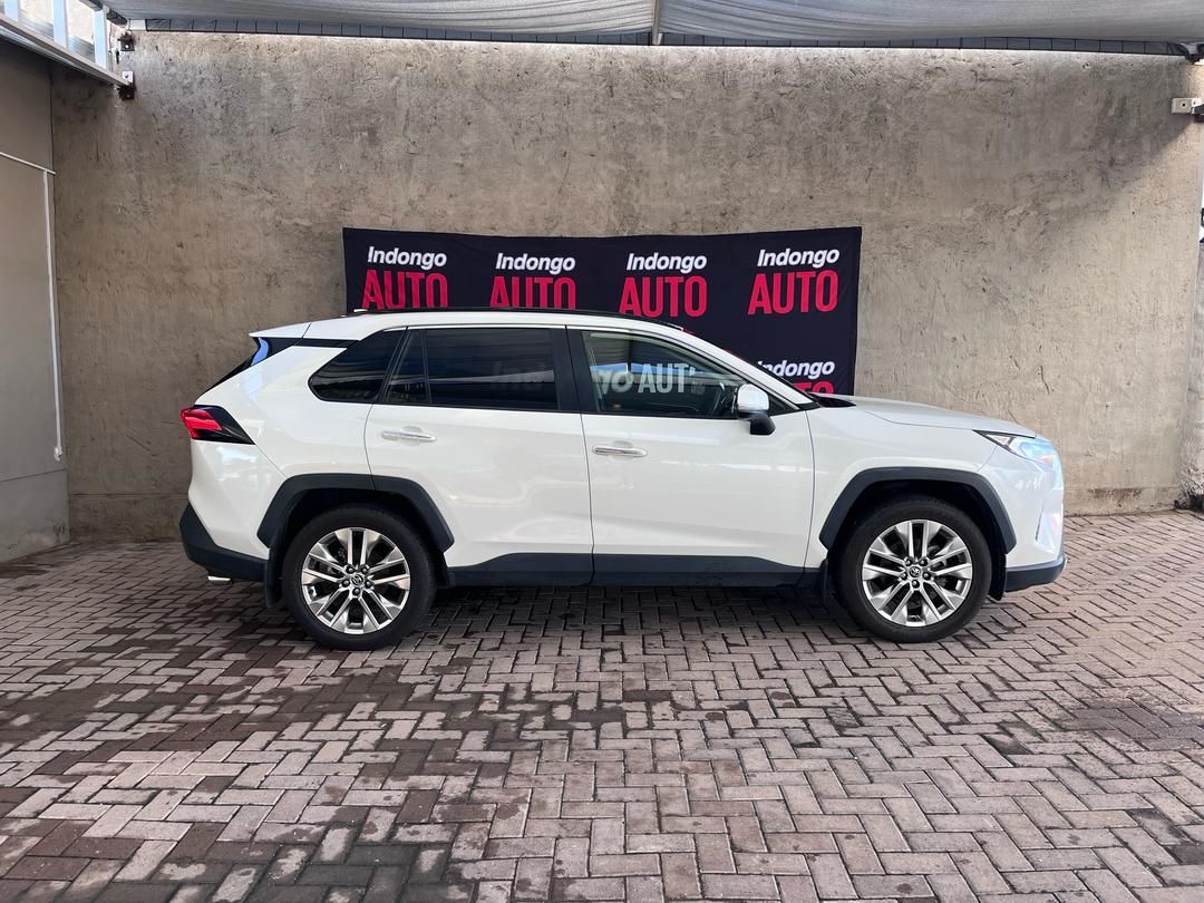 2019 Toyota Rav4 photo 3