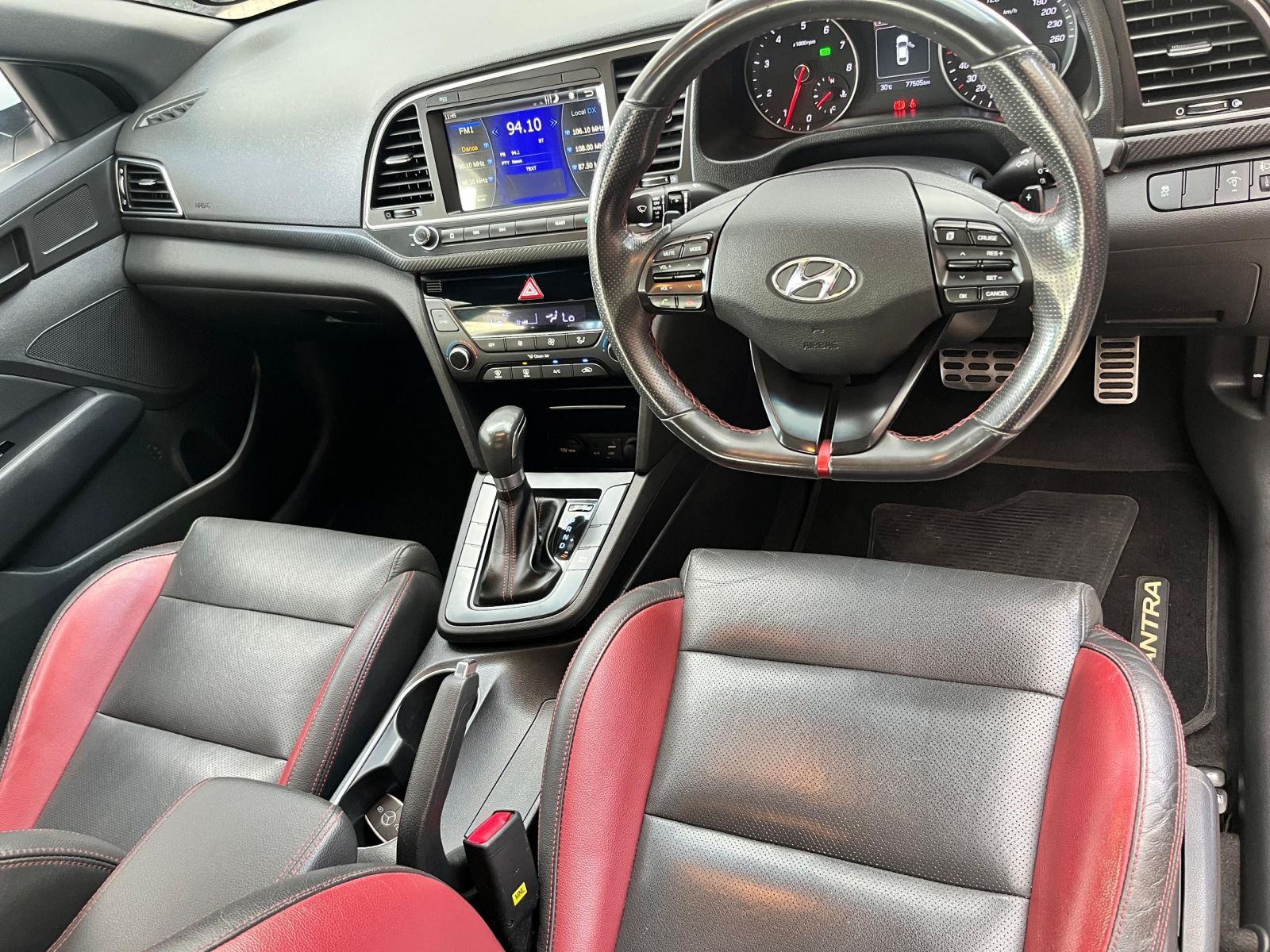 2019 Hyundai Elantra photo 5