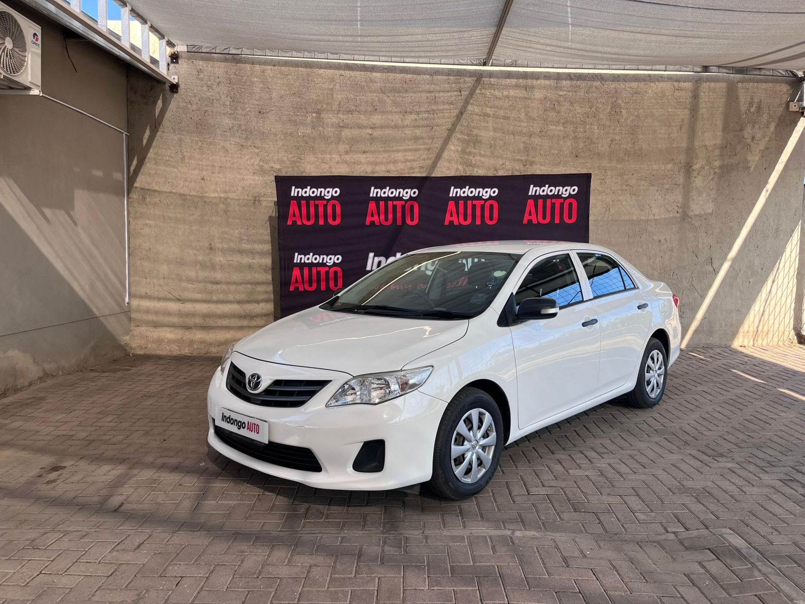 2012 Toyota Corolla photo 2