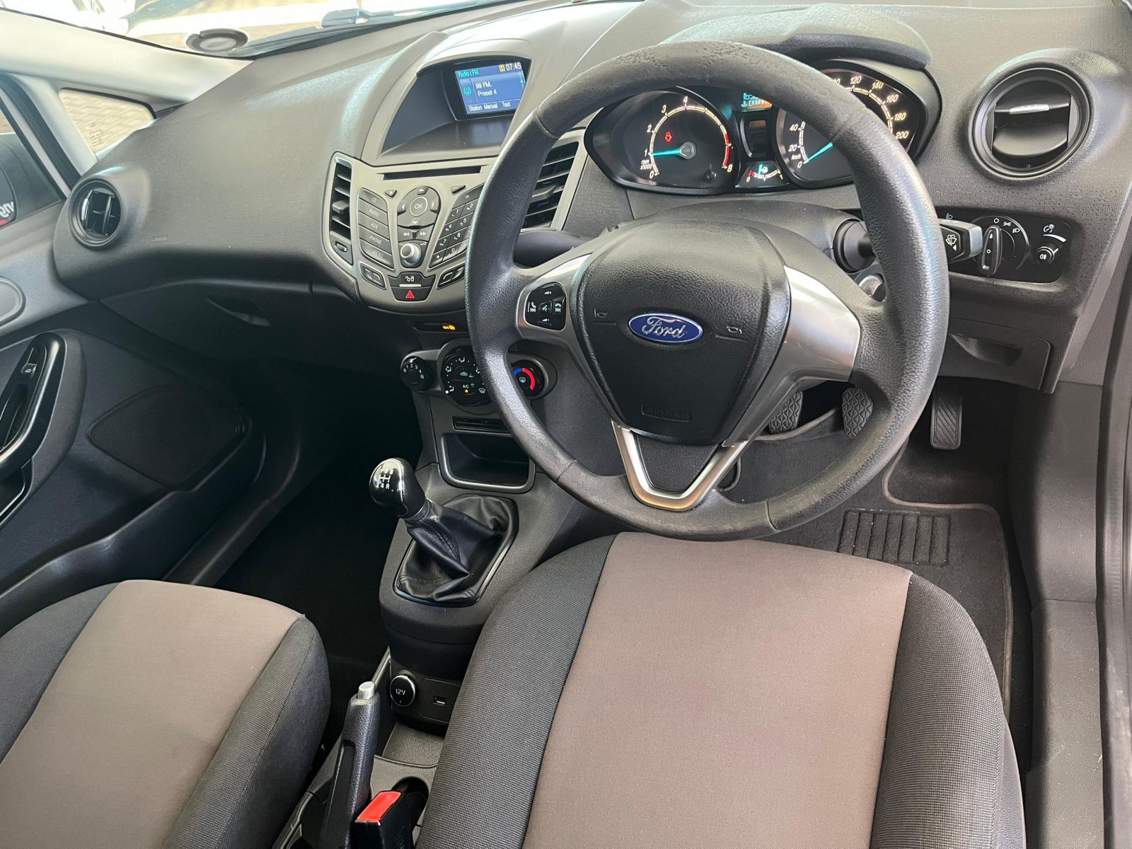 2016 Ford Fiesta photo 5