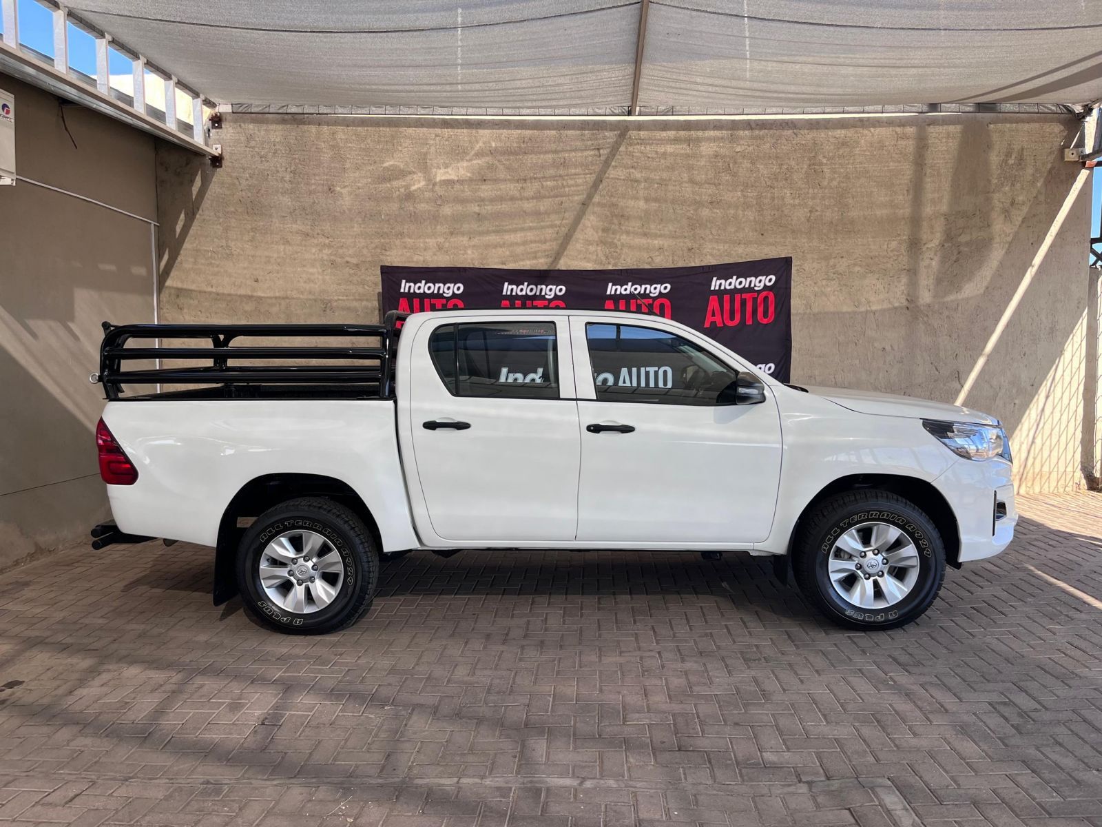 2019 Toyota Hilux photo 3