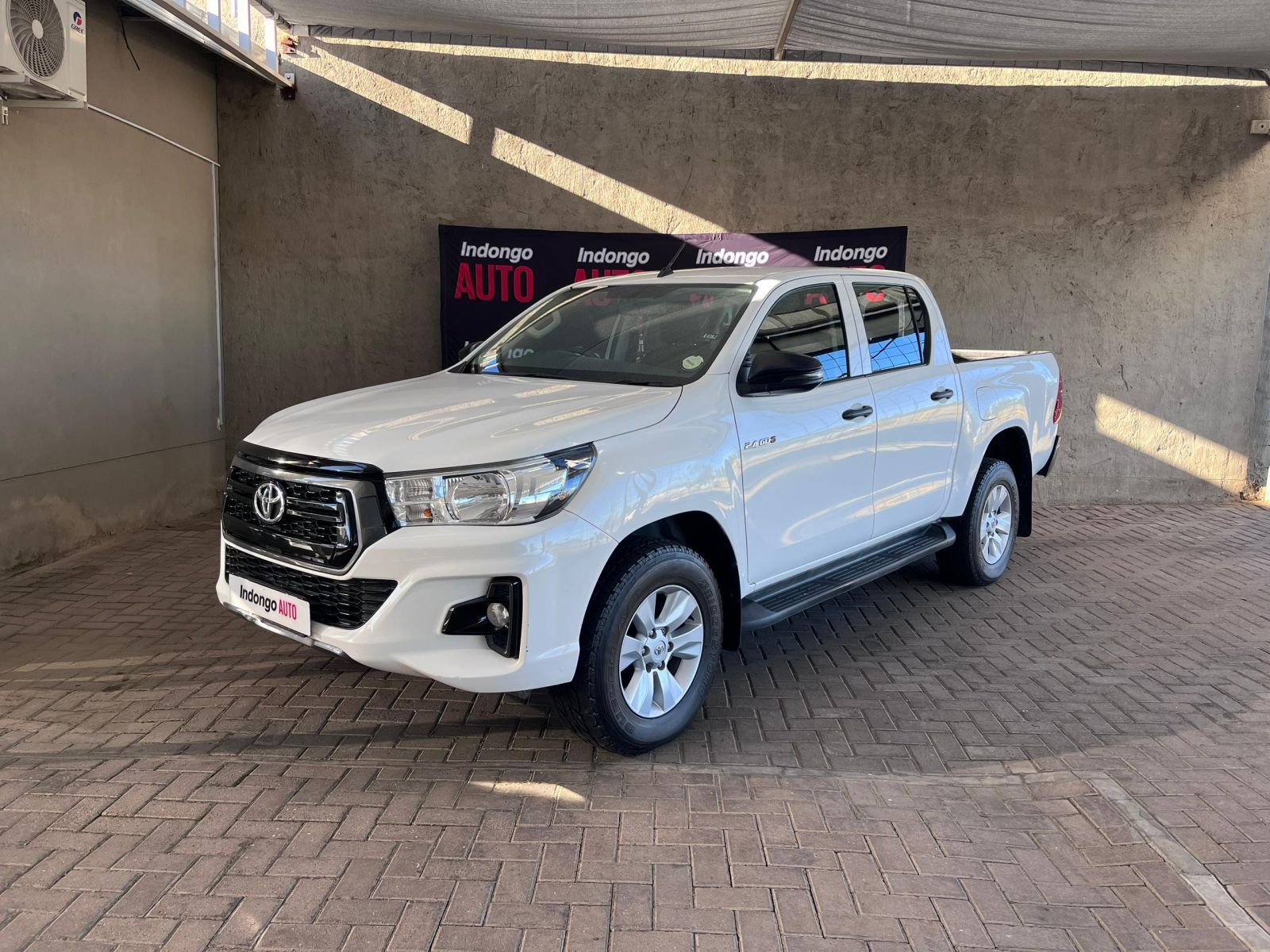 2020 Toyota Hilux photo 2