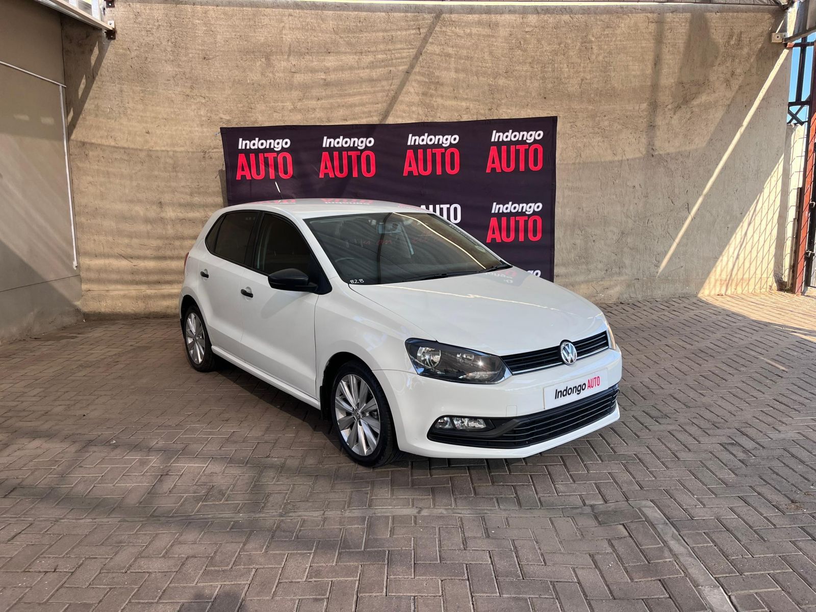 2017 Volkswagen Polo photo 1