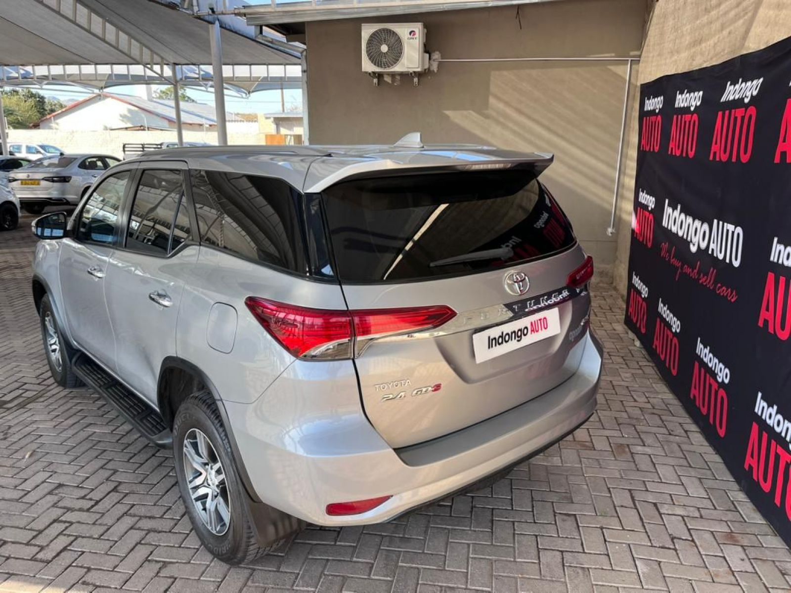 2018 Toyota Fortuner photo 4