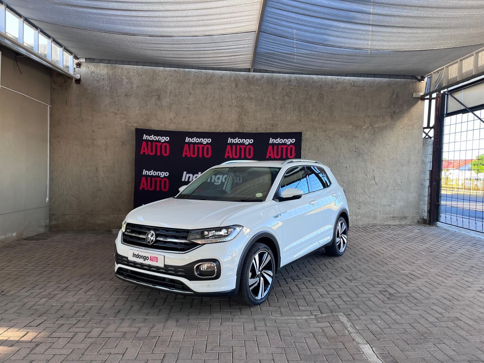 2021 Volkswagen T-Cross photo 2
