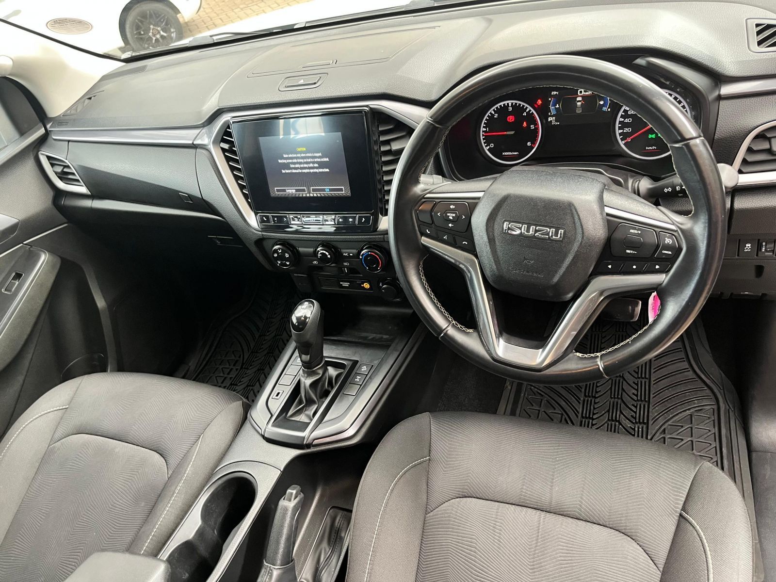 2023 Isuzu D-MAX photo 4