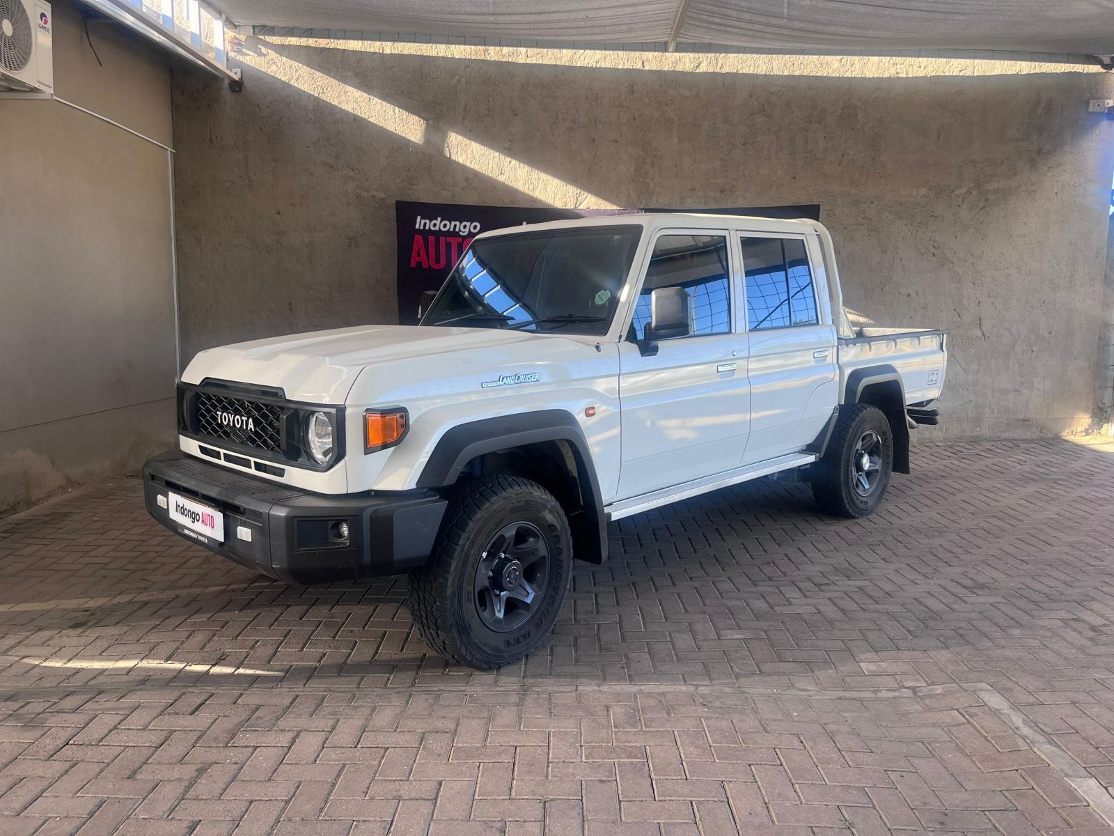 2024 Toyota Land Cruiser photo 2