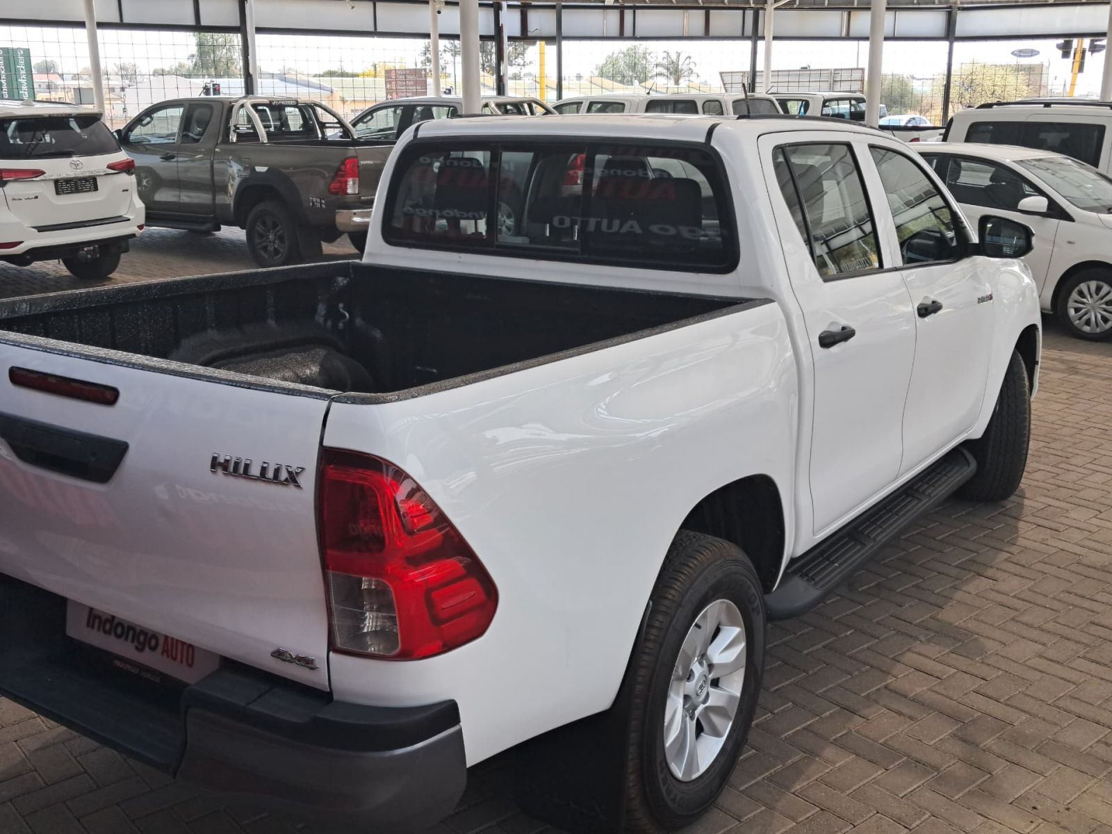 2017 Toyota Hilux photo 3