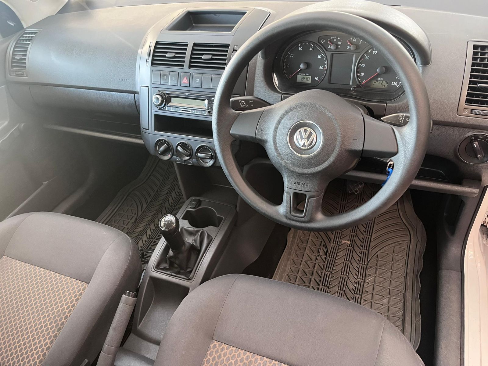 2014 Volkswagen Polo Vivo photo 5