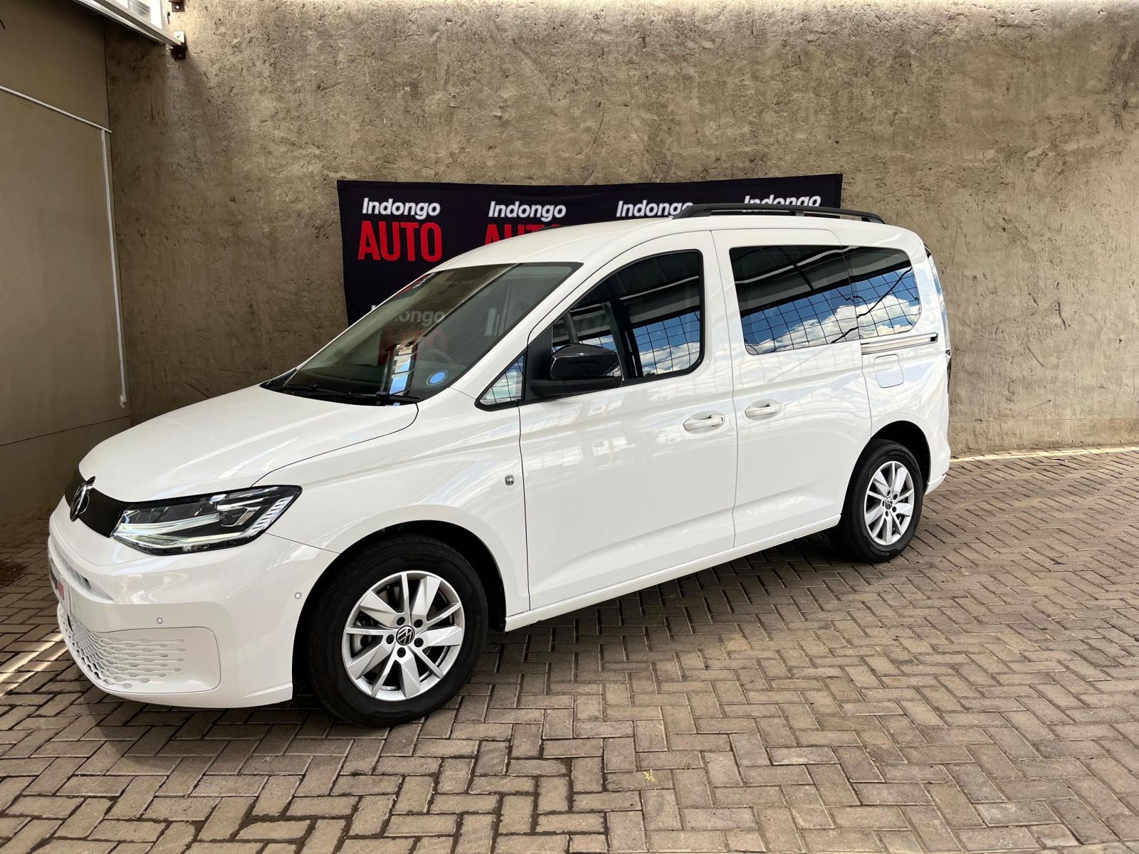 2022 Volkswagen Caddy photo 2