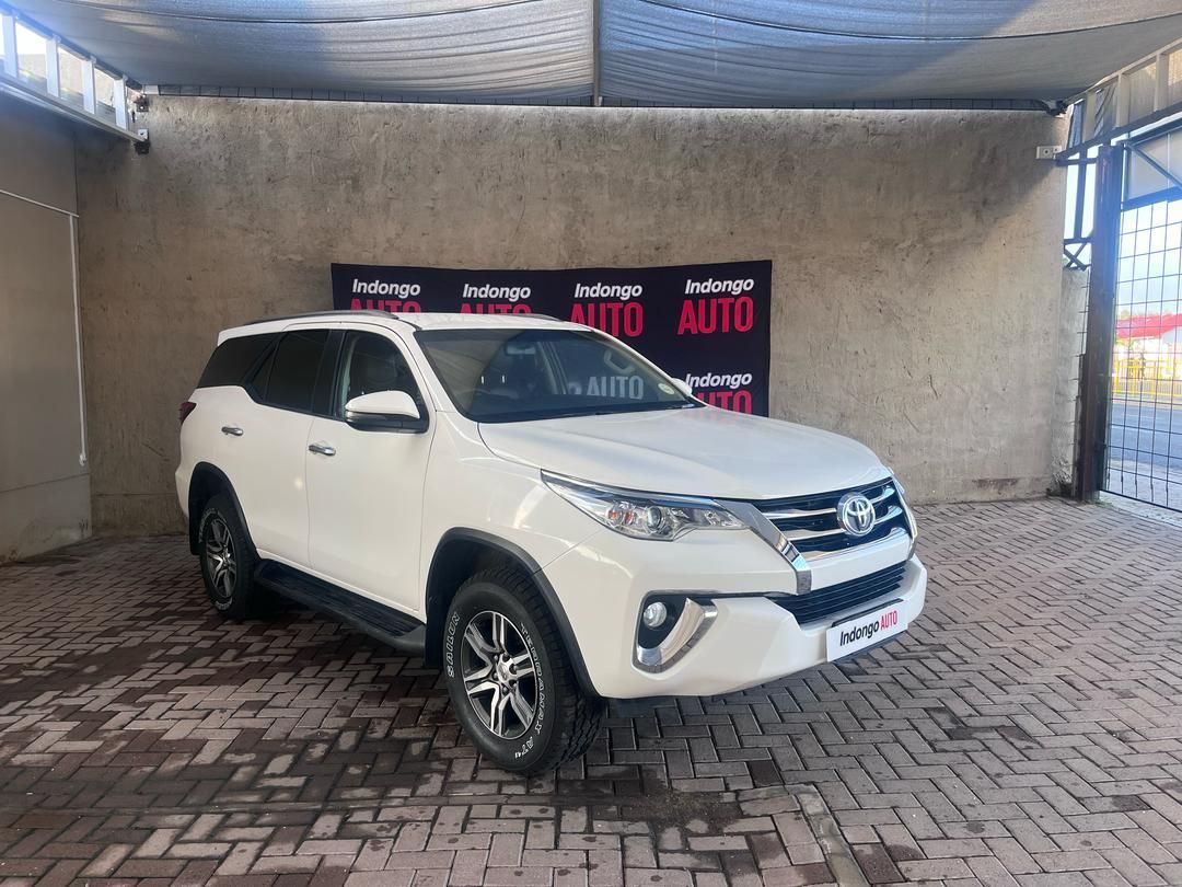 2018 Toyota Fortuner photo 1