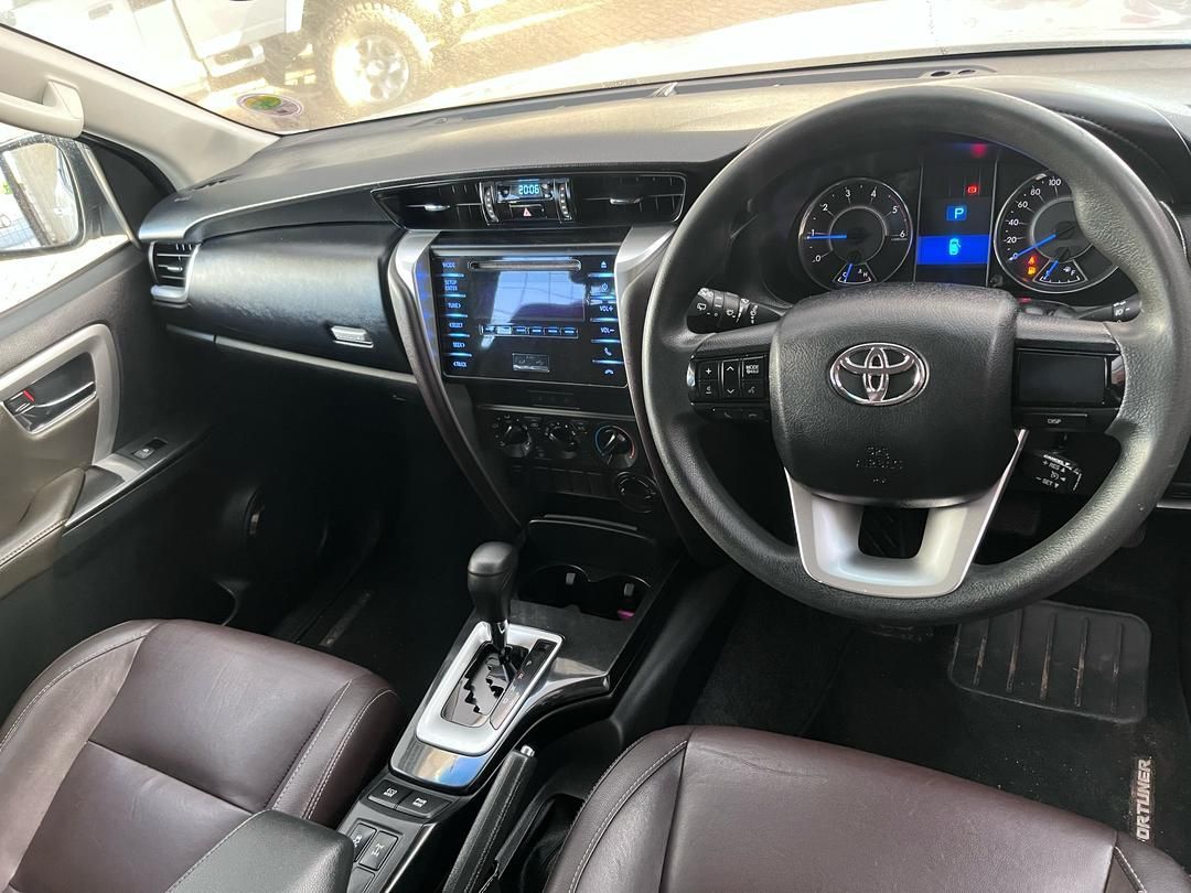 2018 Toyota Fortuner photo 5