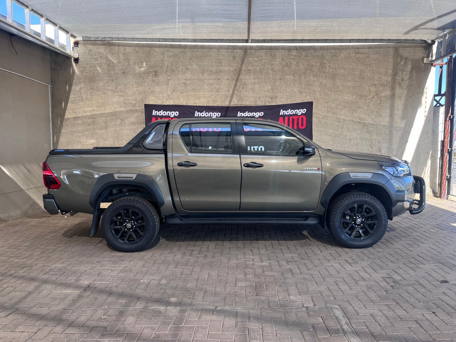 2022 Toyota Hilux photo 3