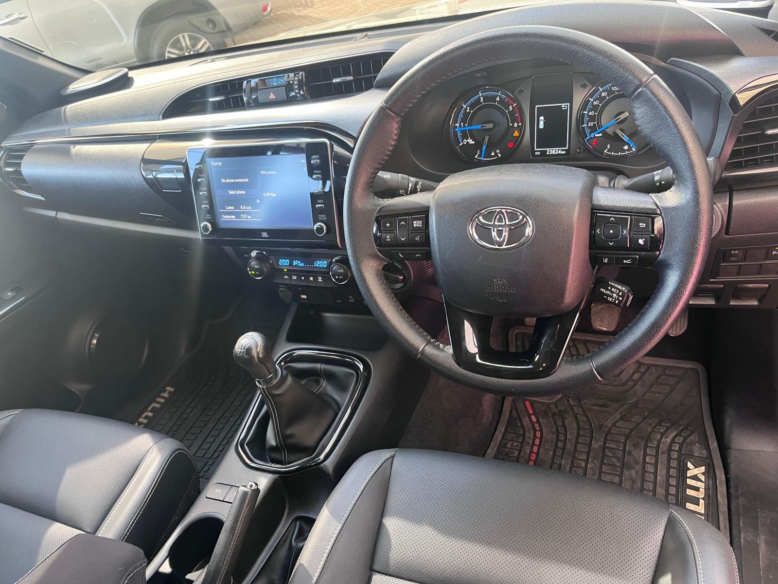 2022 Toyota Hilux photo 5
