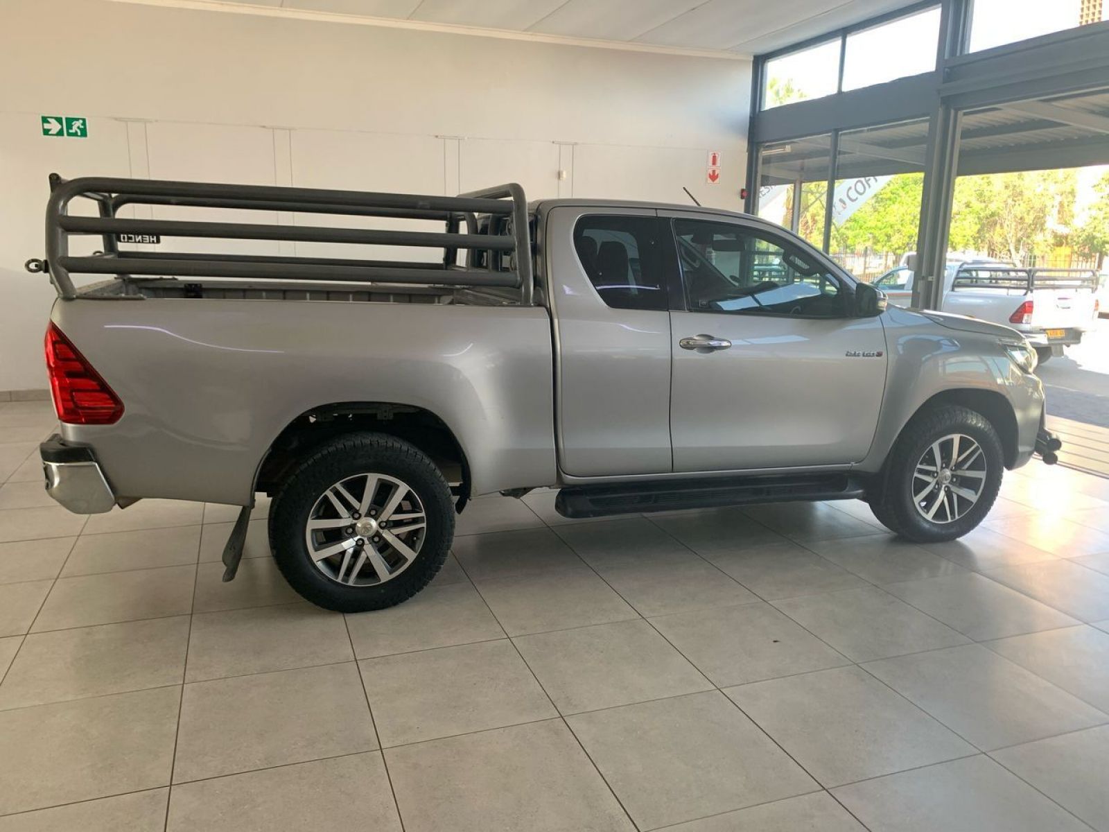 2019 Toyota Hilux photo 2