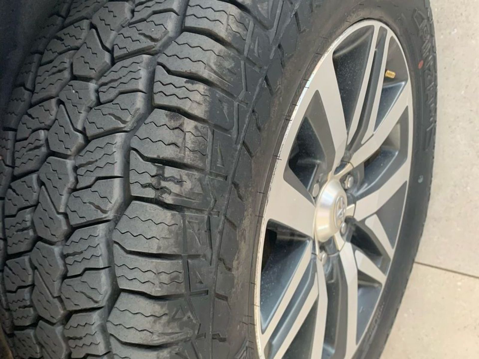 2019 Toyota Hilux photo 9