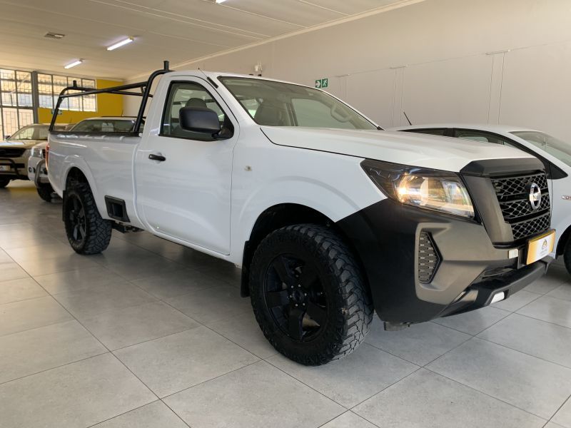 2023 Nissan Navara photo 1