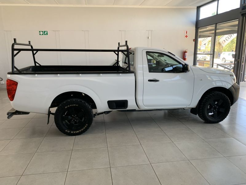 2023 Nissan Navara photo 3