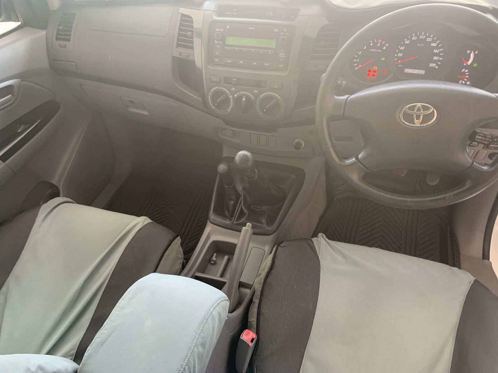 2011 Toyota Hilux photo 6