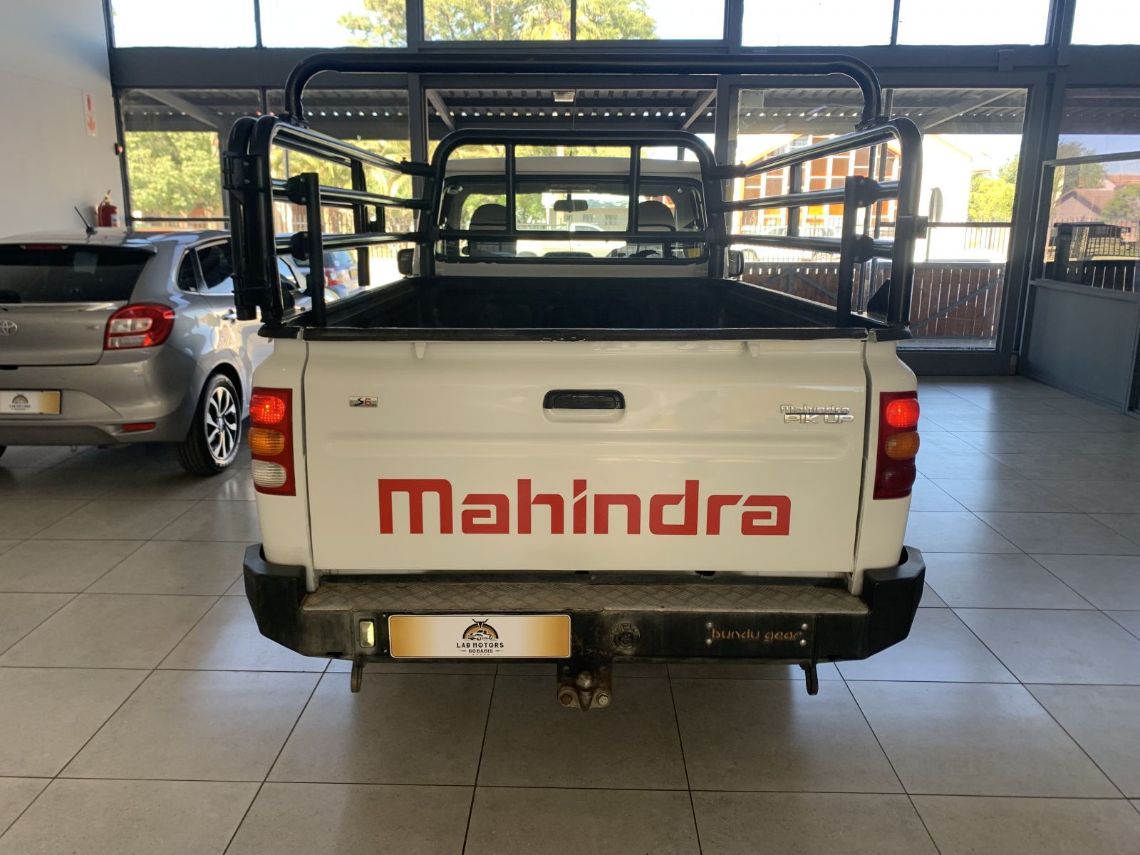 2021 Mahindra S6 photo 5