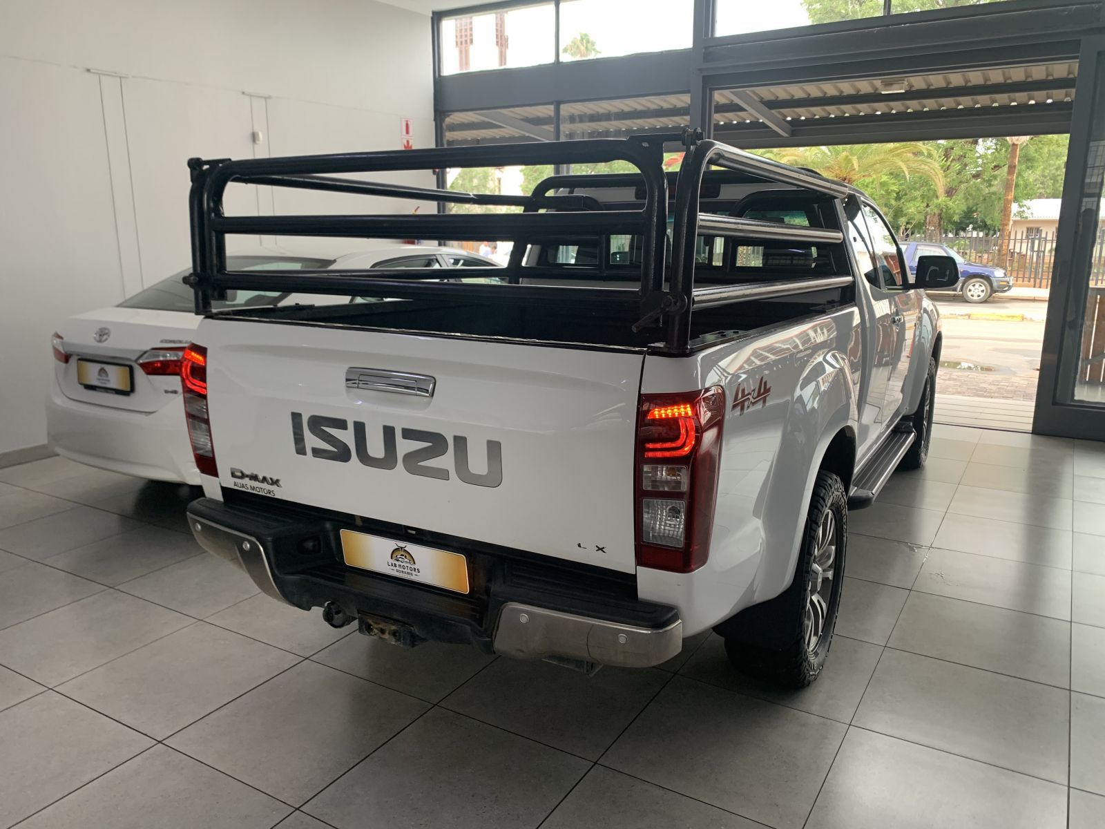 2020 Isuzu D-MAX photo 4