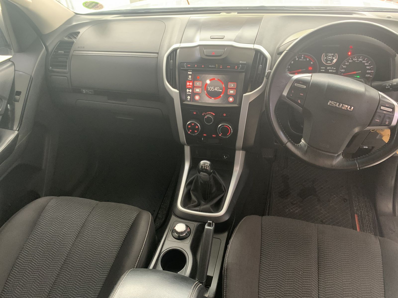 2020 Isuzu D-MAX photo 6