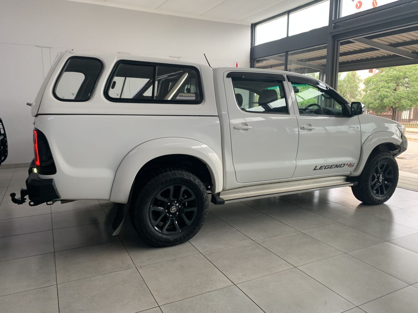 2016 Toyota Hilux photo 2