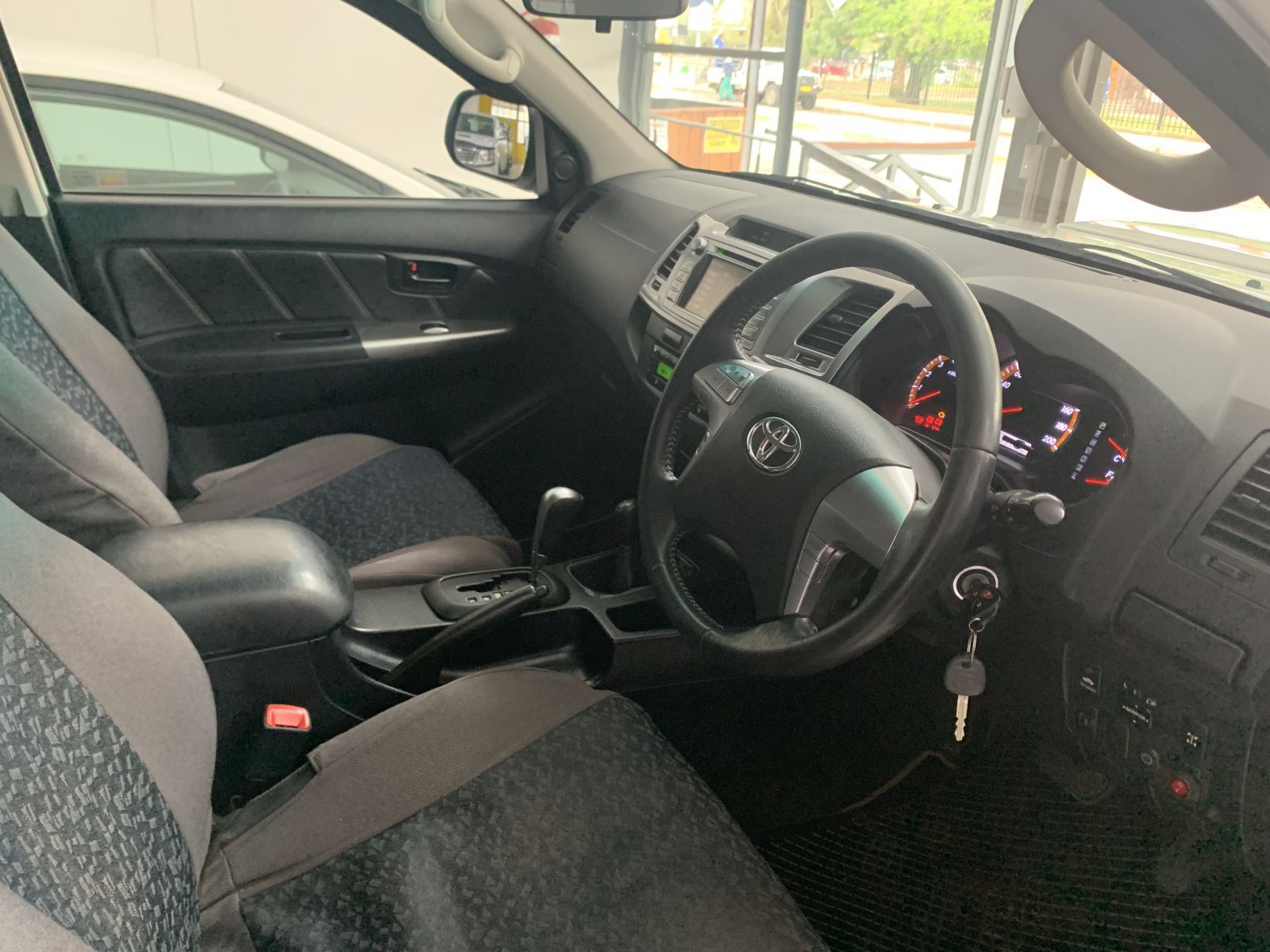 2016 Toyota Hilux photo 7