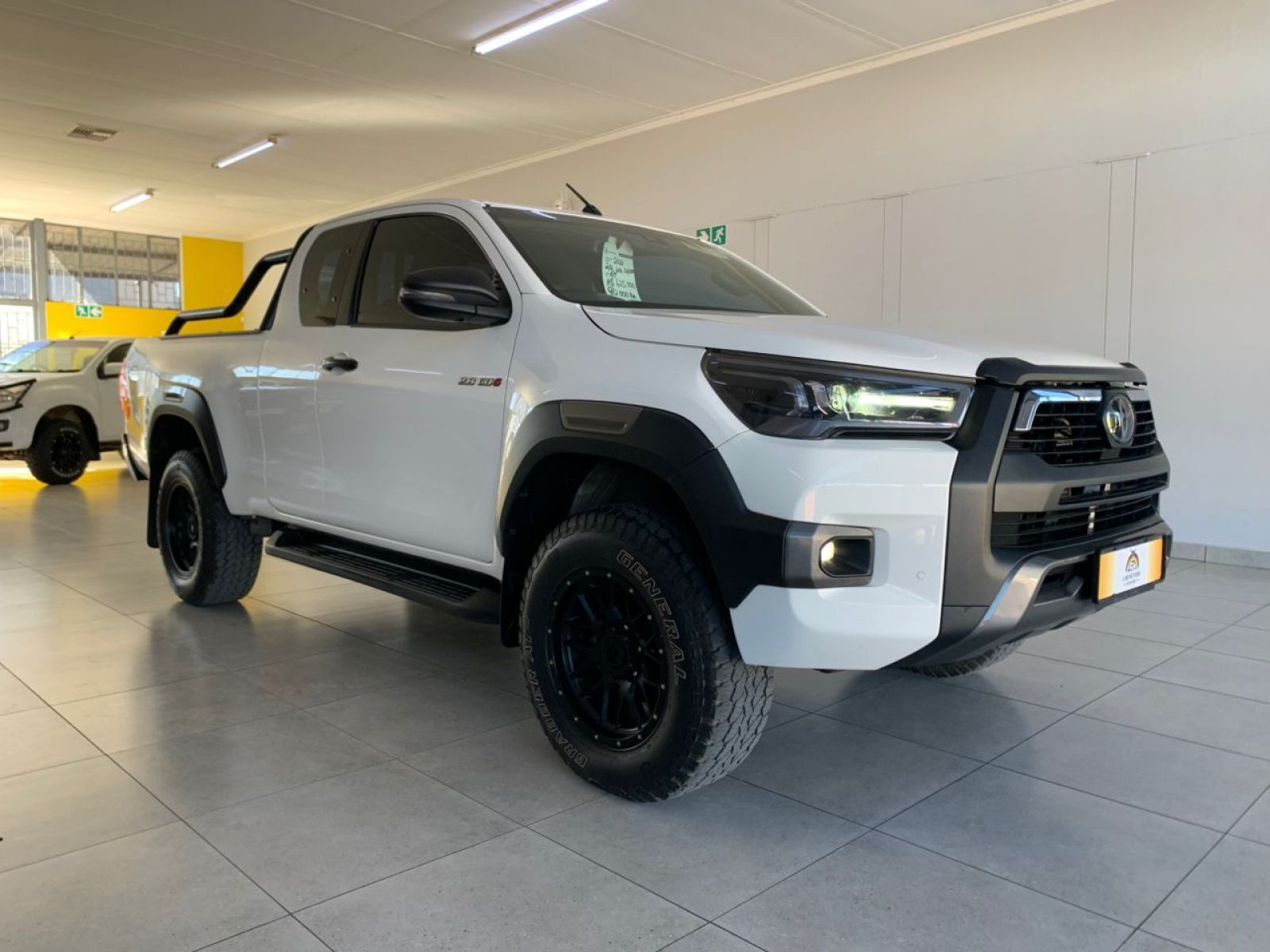 2023 Toyota Hilux photo 1