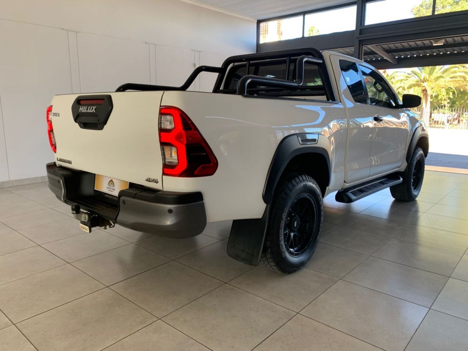 2023 Toyota Hilux photo 3