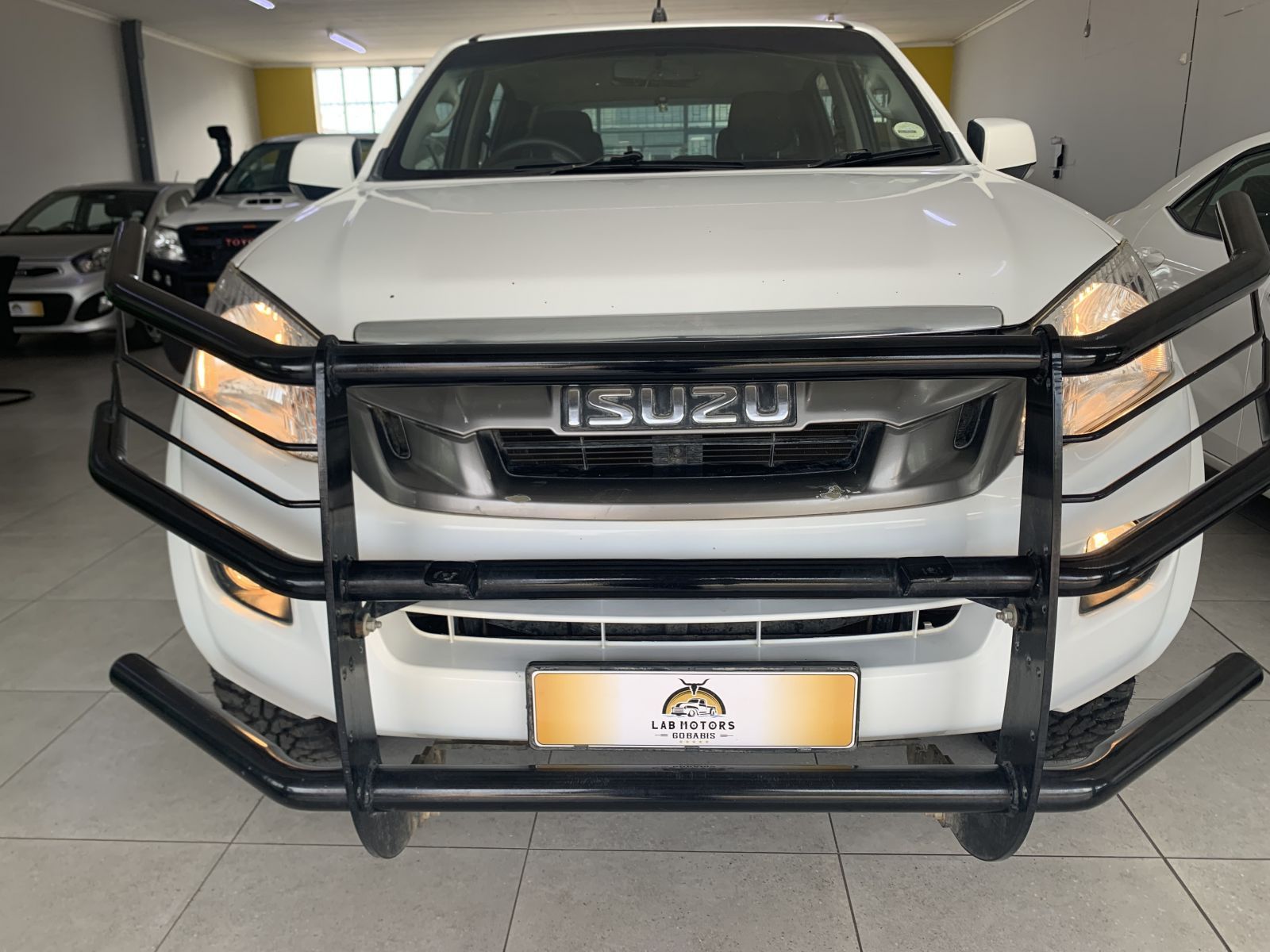 2016 Isuzu KB Series photo 2