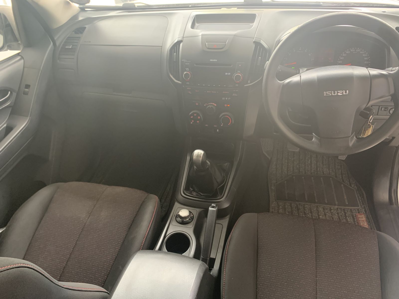 2016 Isuzu KB Series photo 6